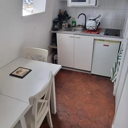 Le Petit * باريس